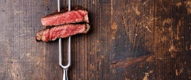 Mangiare meno carne salverebbe la vita a 75mila persone l’anno. La conferma in un nuovo studio